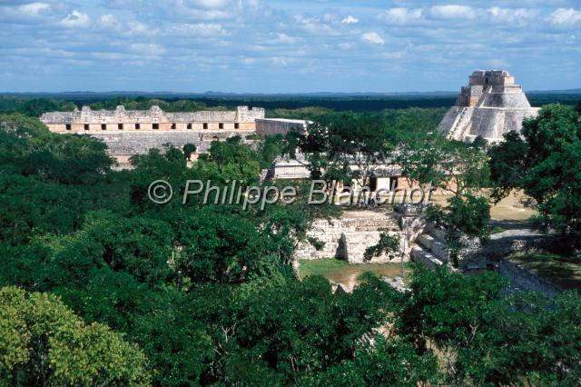 mexique 17.JPG - Pyramide du Devin et Quadrilatère des NonnesUxmal, Yucatan, Mexique